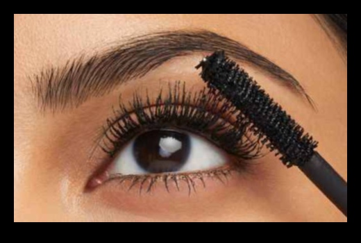 Eyeliner ve Maskara Eşleşmesi: Kirpiklerinizi Maksimum Etki İçin Güçlendirin